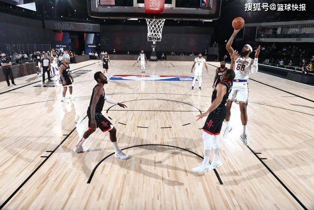  三分雨倾盆而下，外线火力全开碾压对手