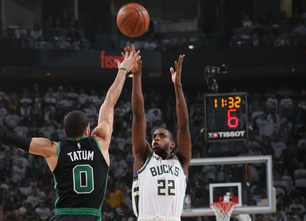  字母哥三双助力雄鹿大胜凯尔特人