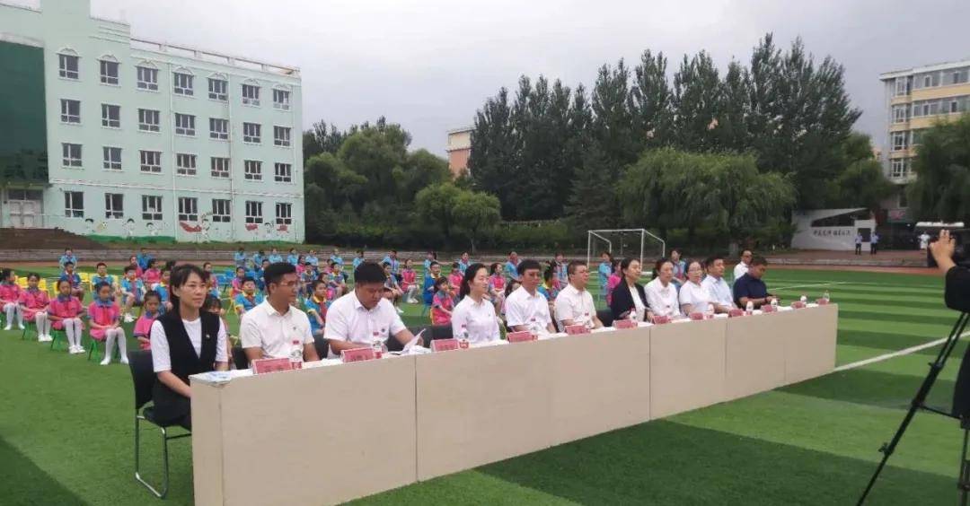  足球公益项目下乡，留守儿童圆梦球场  