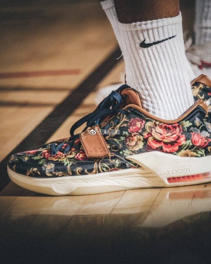  篮球鞋科技革新，新款战靴助力球员弹跳